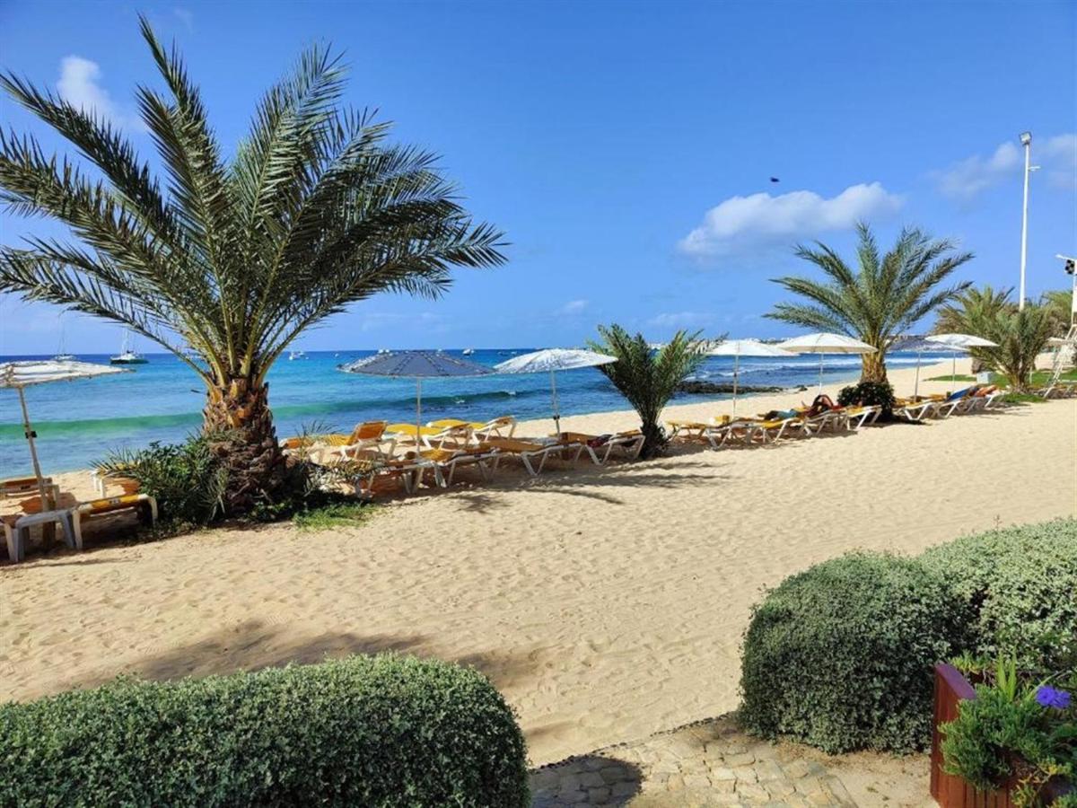 Porto Antigo 2: Beachfront Adults-Only Studio with Pool Apartment Santa Maria Exterior photo
